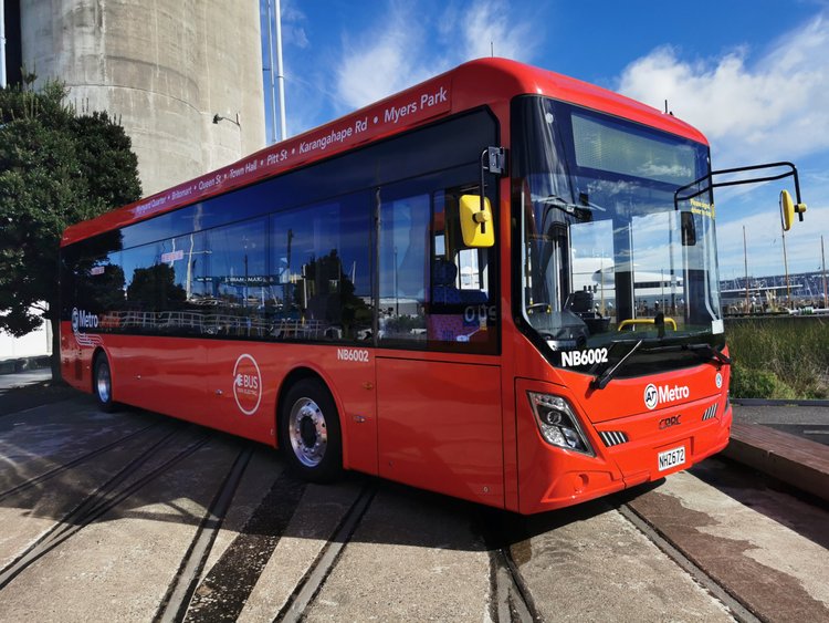 Kinetic image Metro bus